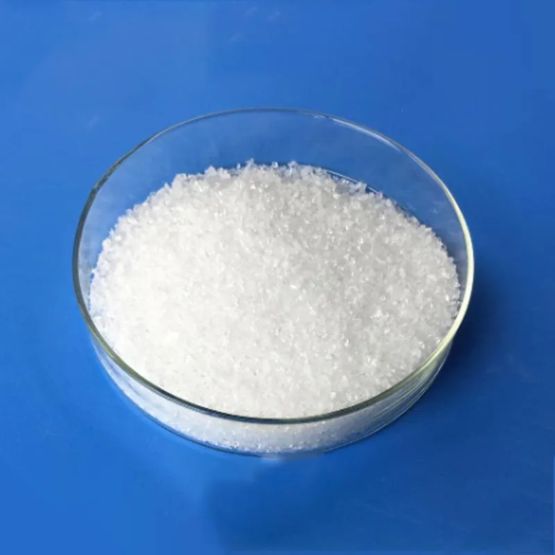 Natri pyrophosphate, với công thức hóa học Na₄P₂O₇, thường xuất hiện dưới dạng bột tinh thể màu trắng.